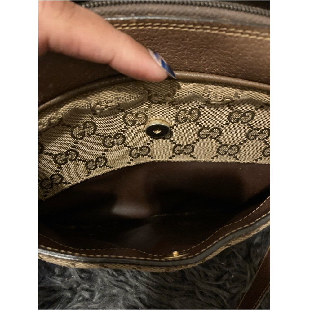 Authentic Pre-loved Vintage Gucci Crossbody Bag - Picture 2 of 14